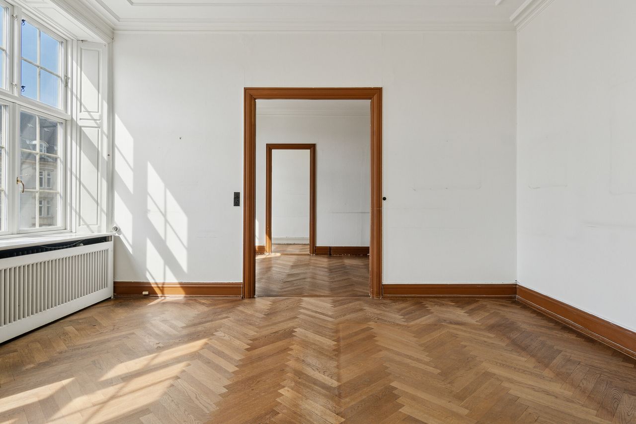 image 02